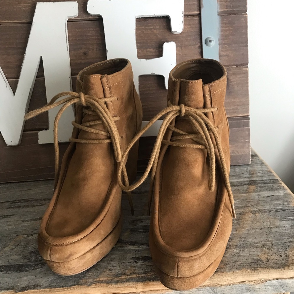 Nine West wedge moccasin in camel color